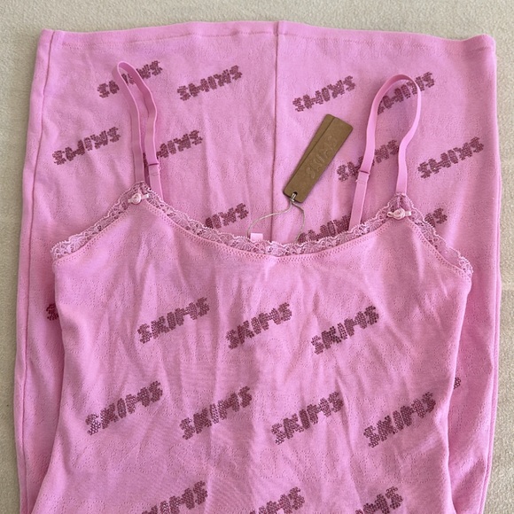 Brand new SKIMS valentines collection - Picture 3 of 5